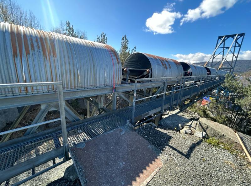Expanded conveyor access for sample collection